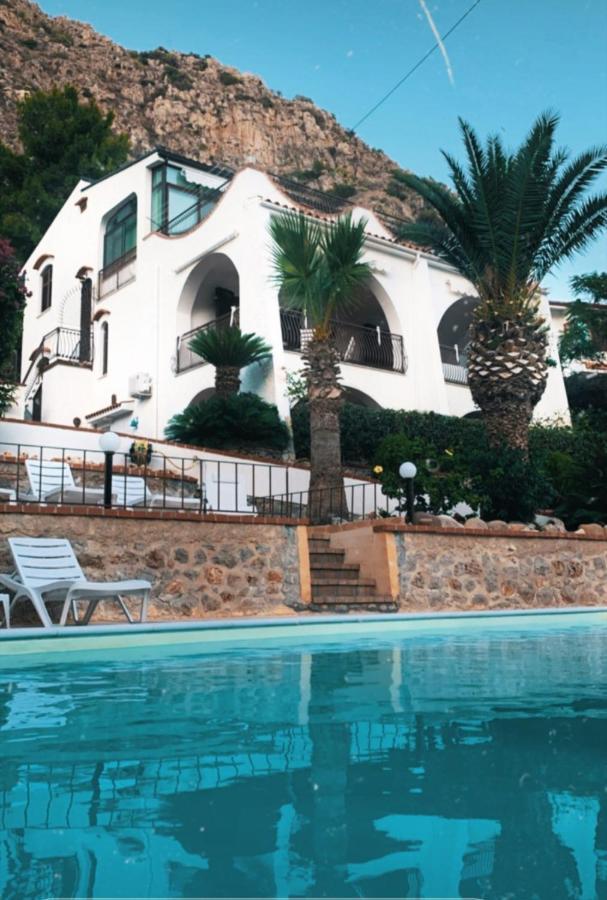 Villa Del Golfo Urio With Swimming Pool Shared By The Two Apartments Santa Flavia Exterior photo