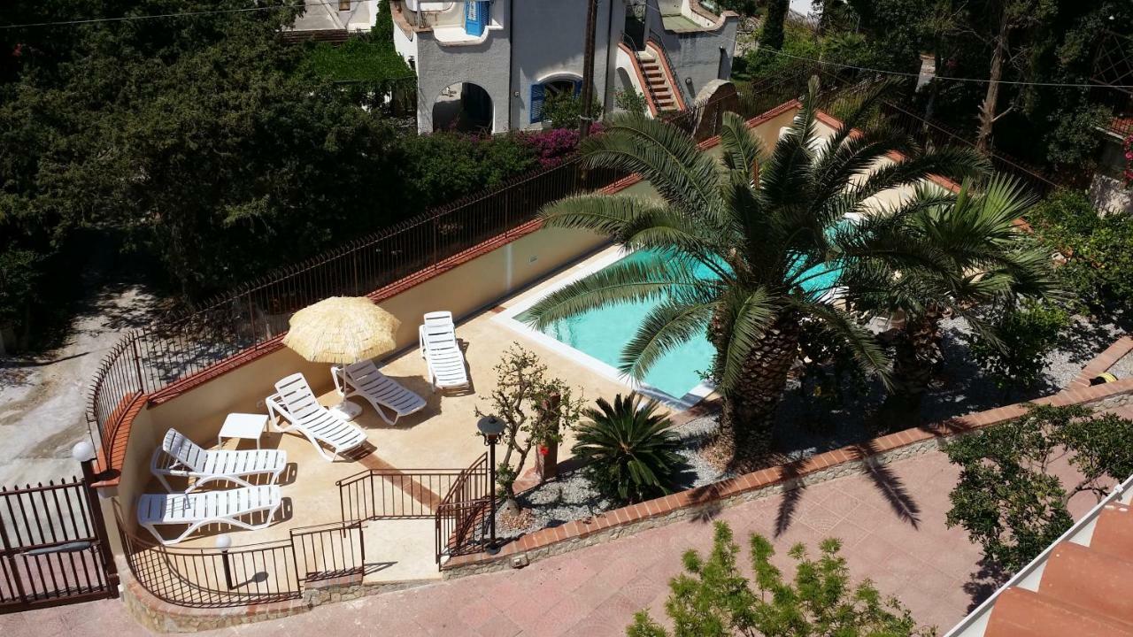 Villa Del Golfo Urio With Swimming Pool Shared By The Two Apartments Santa Flavia Exterior photo