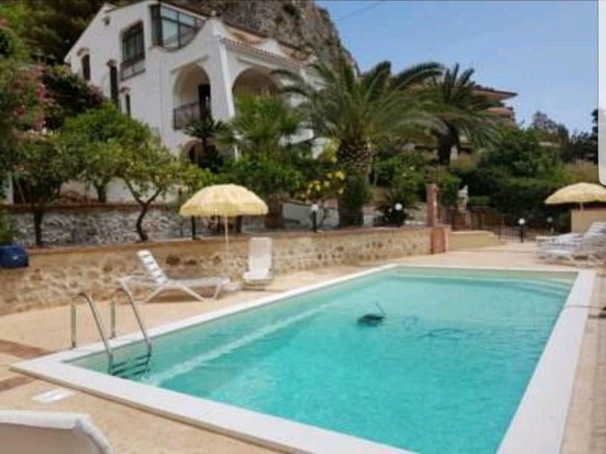 Villa Del Golfo Urio With Swimming Pool Shared By The Two Apartments Santa Flavia Exterior photo