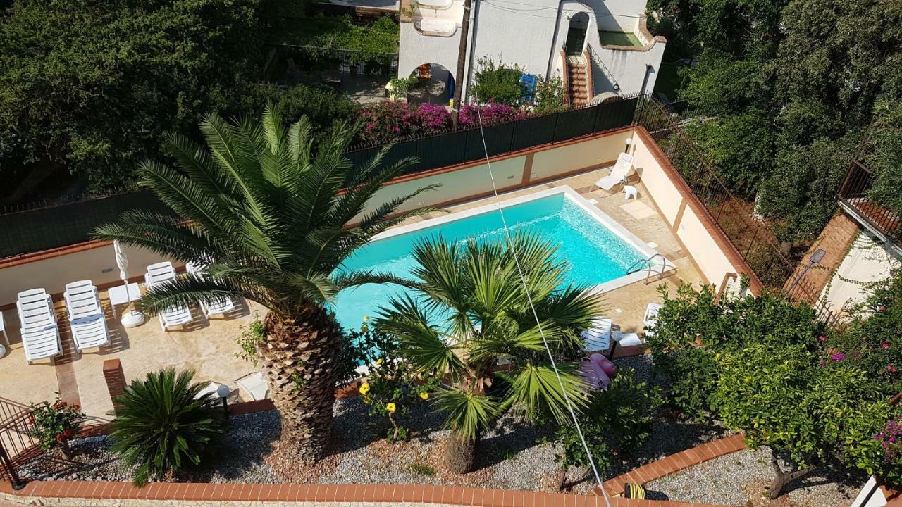 Villa Del Golfo Urio With Swimming Pool Shared By The Two Apartments Santa Flavia Exterior photo